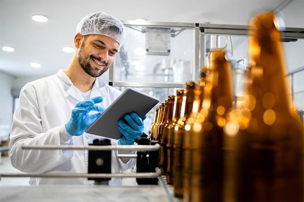 SAP Business One para empresas de alimentos y bebidas es una solución integral de ERP que ofrece una amplia gama de funcionalidades diseñadas específicamente para satisfacer las necesidades únicas de la industria de alimentación y bebidas.